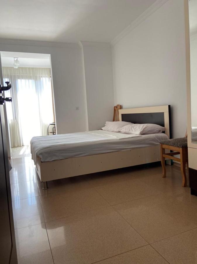 Gulnasi'S Guesthouse Batumi Esterno foto