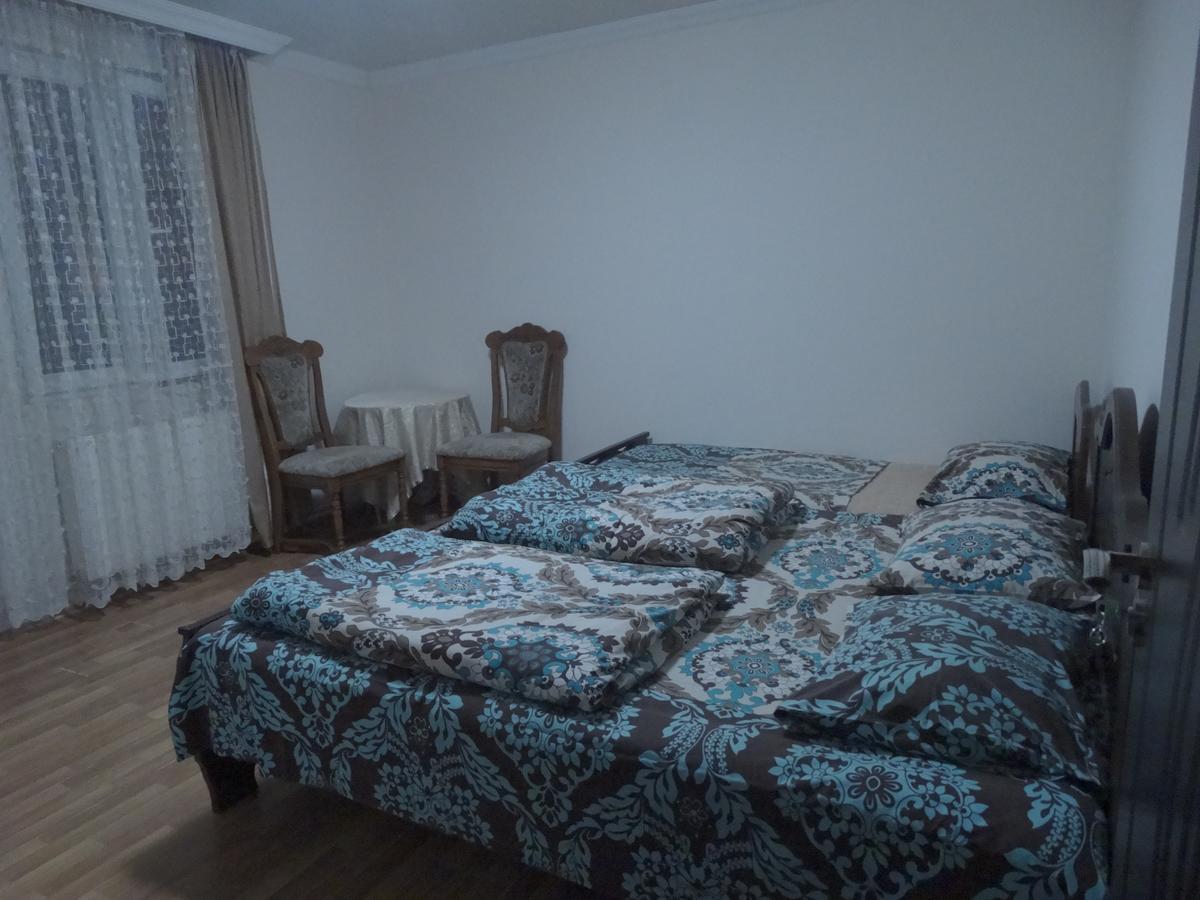 Gulnasi'S Guesthouse Batumi Esterno foto