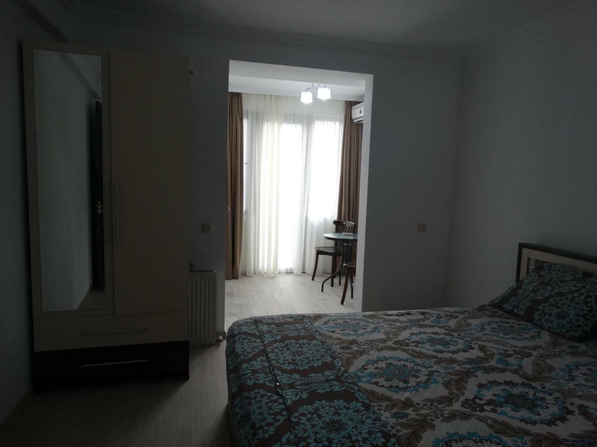 Gulnasi'S Guesthouse Batumi Esterno foto